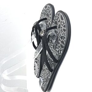 Henri Bendel Signature Stud Black Flip Flop Thong Women's Sandals Size 7